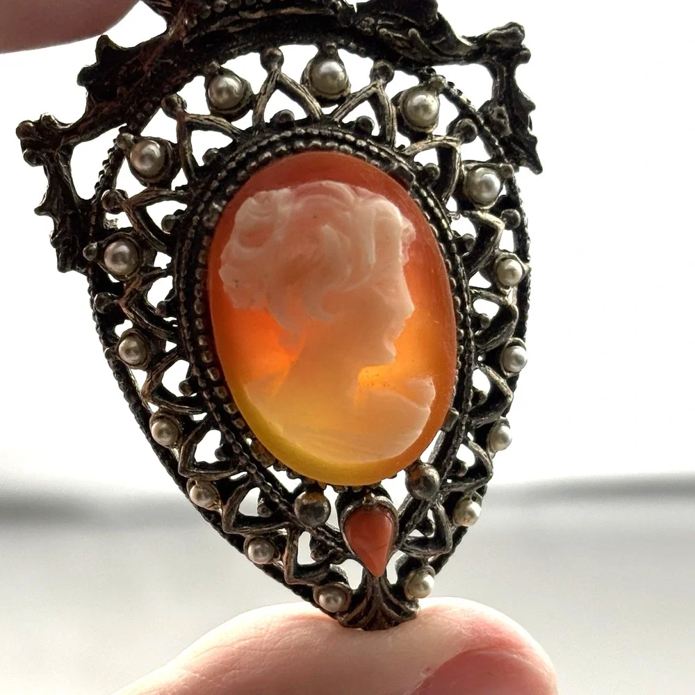 Mid Century Modern Florenza Silver-tone Filigree Shell Cameo Faux Pearl Brooch